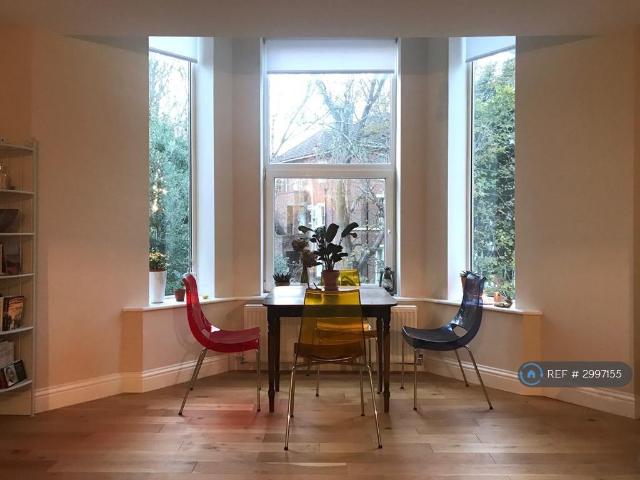 Charles Road, St. Leonards On Sea, TN38 2 bed flat to rent £1,125 pcm £260 pw