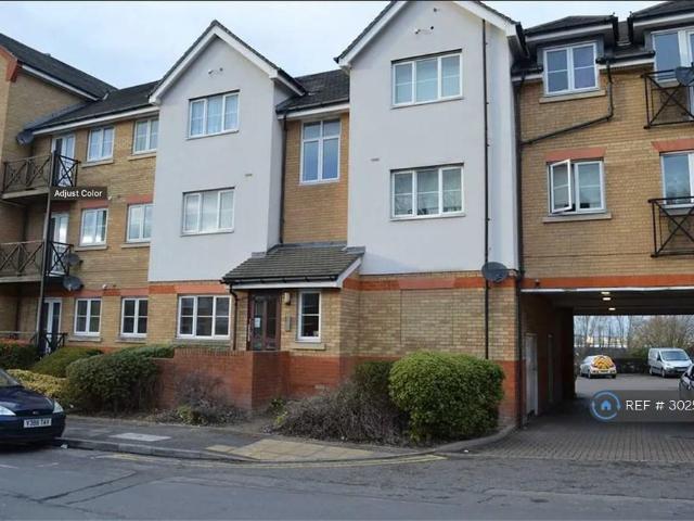 Charles St, Greenhithe, DA9 2 bed flat to rent £1,400 pcm £323 pw