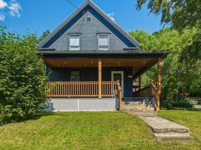 Charles St, Lyndon, Home For Sale