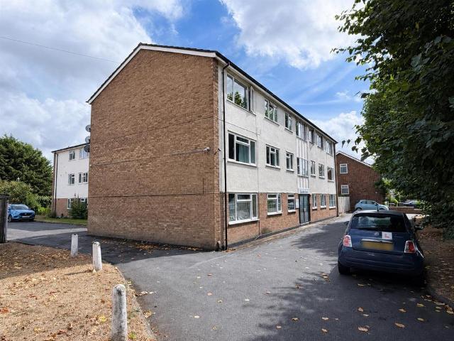 Charles Street, Warwick 2 bed flat to rent £1,200 pcm £277 pw