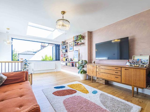 Charles Street, Berkhamsted, Hertfordshire HP4, 3 bed terraced house to rent, £3,700 pcm | PrimeLocation
