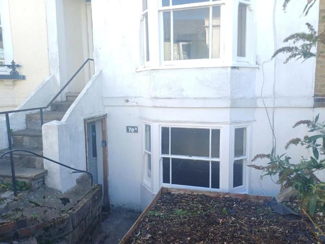 Charles Street, Herne Bay, Kent, CT6 2 bed flat to rent £1,200 pcm £277 pw