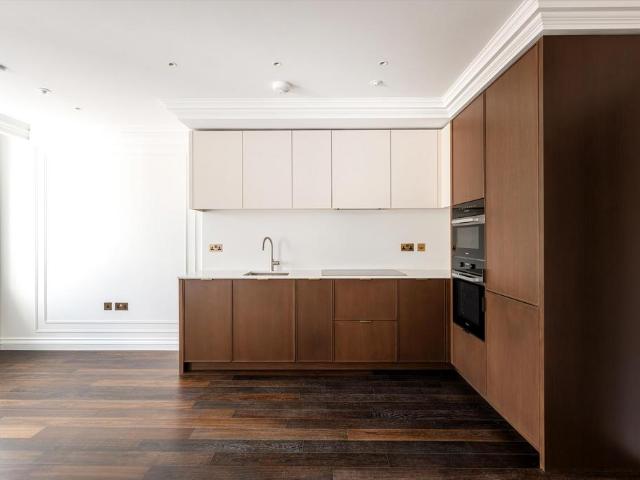 Charles Street, London, W1X, W1J 1 bed flat to rent £8,580 pcm £1,980 pw