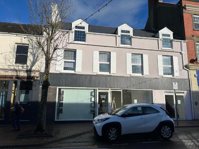 Charles Street, Milford Haven, SA73 Ground floor flat to rent £499 pcm £115 pw
