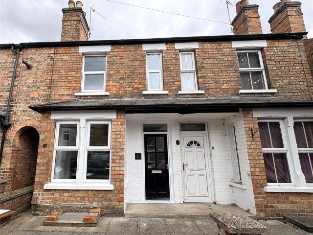 Charles Street, Newark, Notts, NG24 3 bed terraced house to rent £950 pcm £219 pw