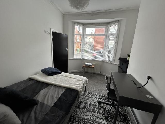 Charles Street, Redcar TS10 4 bed terraced house to rent £3,467 pcm £800 pw