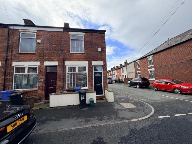 Charles Street, Stockport, 2 bed terraced house to rent £1,100 pcm £254 pw