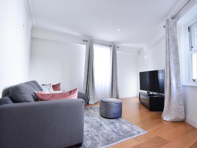 Charlesworth House Apartment 10A 48 Apartment 10A Stanhope Gardens London 2672849