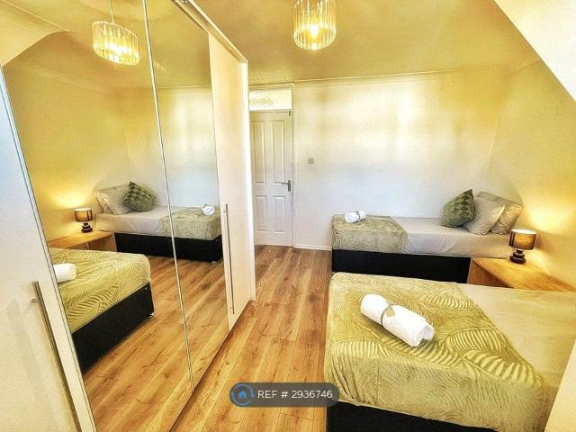 Charleston Avenue, Basildon SS13, 4 bed terraced house to rent, £2,950 pcm | PrimeLocation