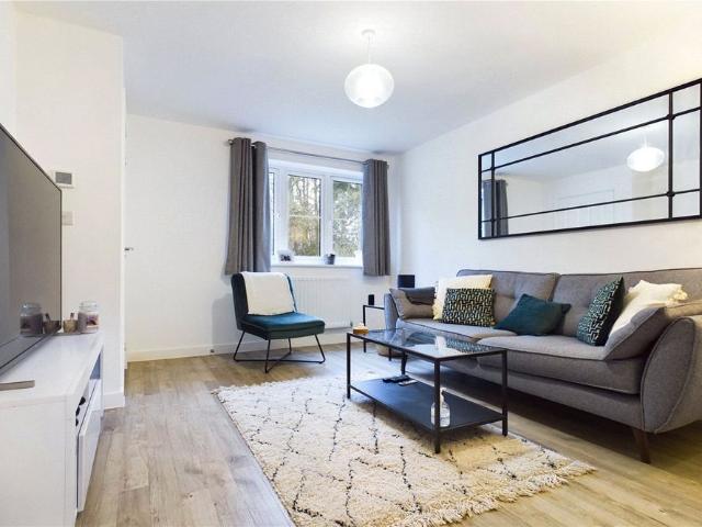Charlie Brown Road, Burghfield Common, Reading, RG7