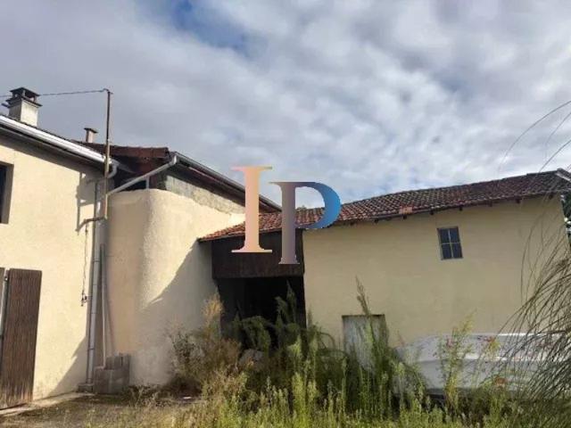 CHARLIEU 5 MN MAISON A FINIR DE RENOVER