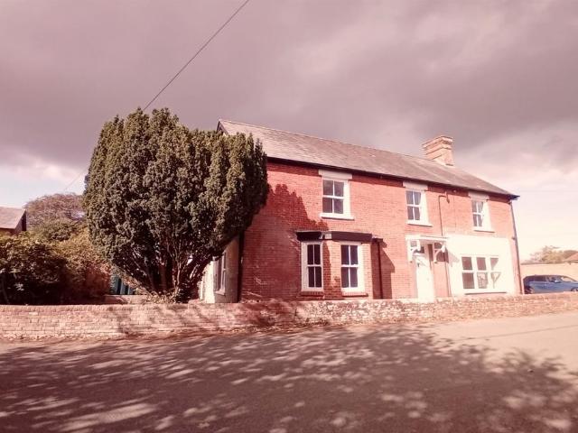 Charlton All Saints 3 bed semi detached house to rent £1,895 pcm £437 pw