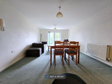 Charlton Court, Newcastle Upon Tyne NE7, 2 bed flat to rent, £1,100 pcm | PrimeLocation