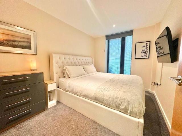 Charlton, London SE7, 3 bed terraced house to rent, £2,999 pcm | PrimeLocation