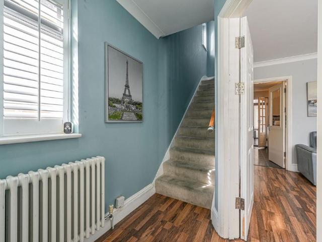 Charlton Park Lane, Charlton, London. 3 bed end of terrace house to rent £2,850 pcm £658 pw
