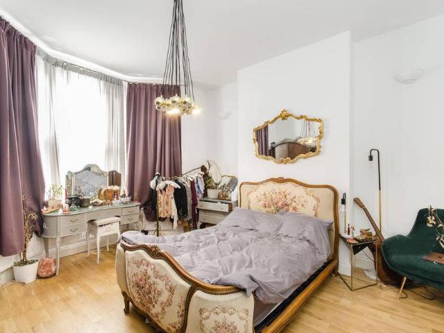 Charlton Road, London, NW10 4BB, United Kingdom | 3 bed townhouse for rent #139543269 | Rentberry