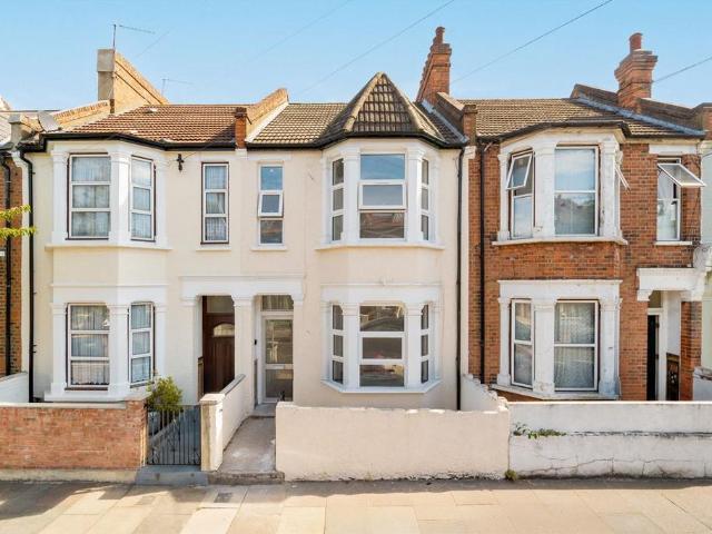 Charlton Road, London NW10 5 bed terraced house to rent £3,500 pcm £808 pw