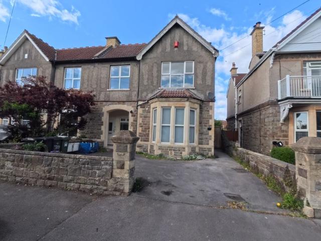 Charlton Road, Weston Super Mare BS23, 2 bed flat to rent, £1,200 pcm | PrimeLocation