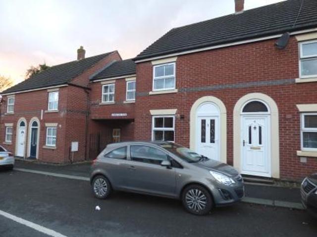 Charlton Row, Charlton Street. 3 bed terraced house to rent £1,050 pcm £242 pw