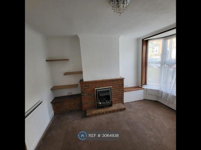Charlton St, Maidstone ME16, 3 bed semi detached house to rent, £1,650 pcm | PrimeLocation