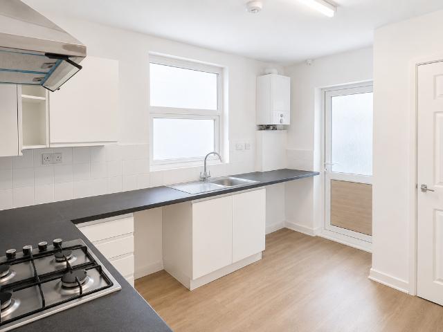 Charlton Street, Maidstone ME16, 1 bed flat to rent, £925 pcm | PrimeLocation