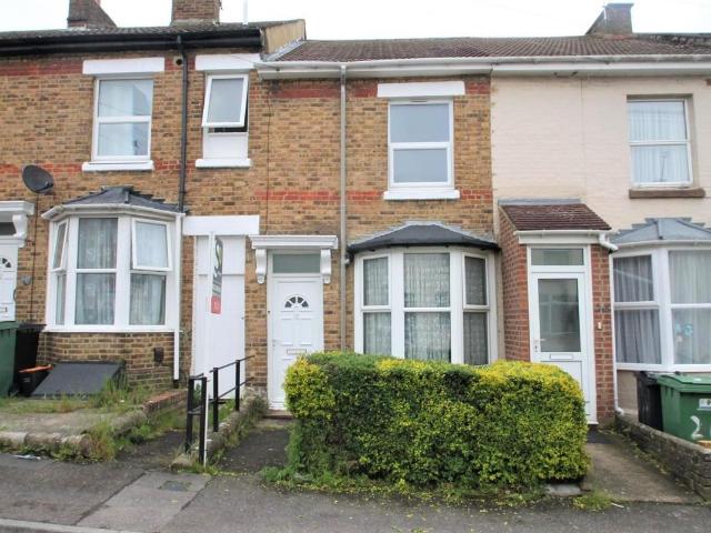 Charlton Street, Maidstone ME16, 2 bed terraced house to rent, £1,300 pcm | PrimeLocation