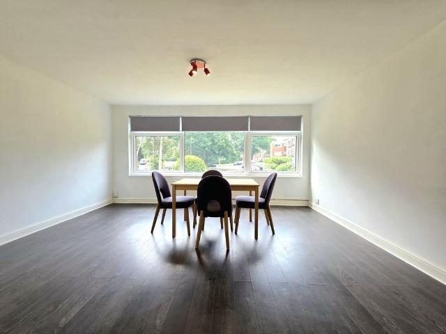 Charlwood Close, Harrow 2 bed ground floor flat to rent £1,750 pcm £404 pw