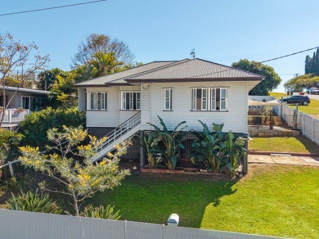 Charm, Views, and Modern Updates in Kilcoy!