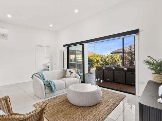 CHARM AND COMFORT IN THE HEART OF WARRAWONG