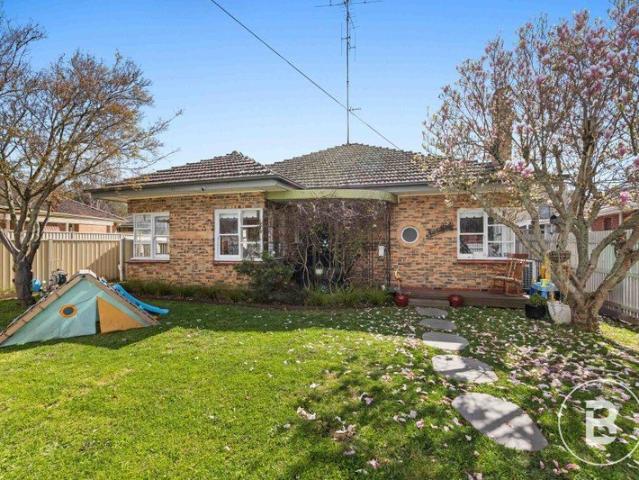 CHARM AND CHARACTER IN GOLDEN POINT
