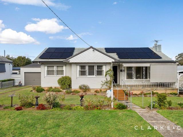 CHARM, COMFORT AND CONVENIENCE IN EAST MAITLAND!