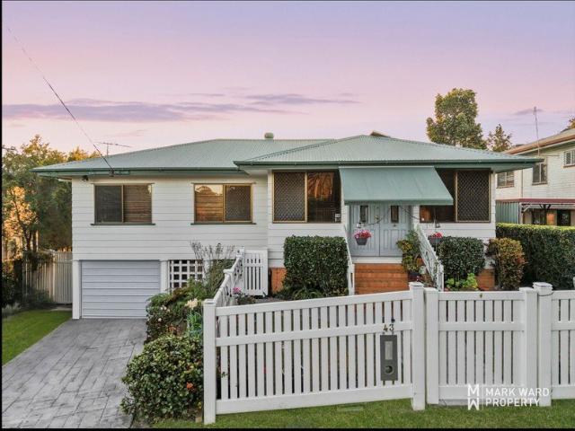 CHARM, SPACE AND AN EXPANSIVE 807M2 BLOCK