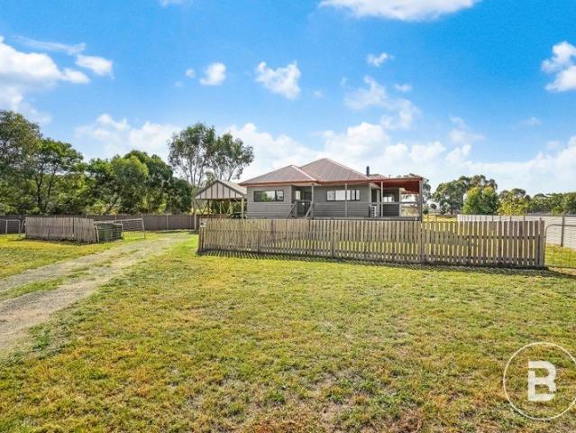 CHARM, SPACE & POSITION ON OVER 1000m2 IN THE HEART OF BEAUFORT