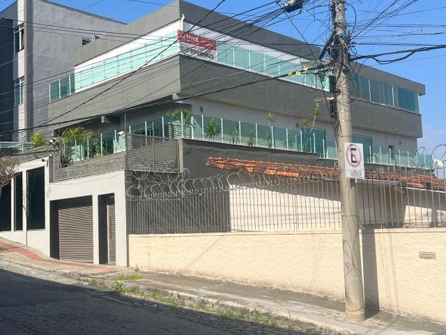 Charmosa Casa com Piscina e Churrasqueira no Ipiranga