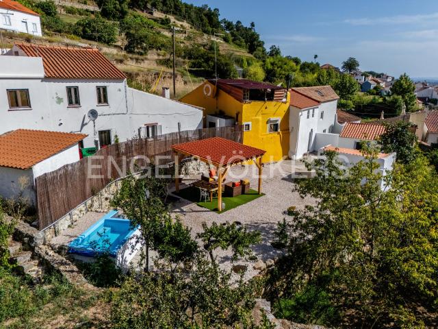 Casa de charme com piscina privada no centro de Monchique