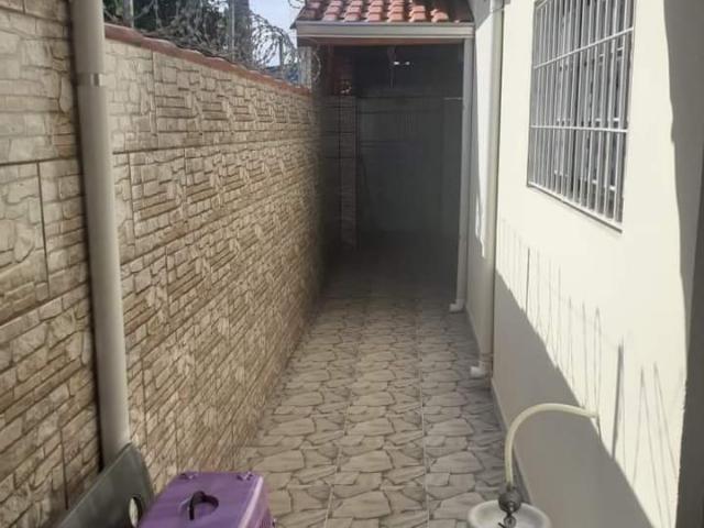 Charmosa Casa em Suarão com Quintal e Churrasqueira
