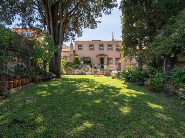 Charmosa mansão em Lumiar com jardim privado e piscina aquecida
