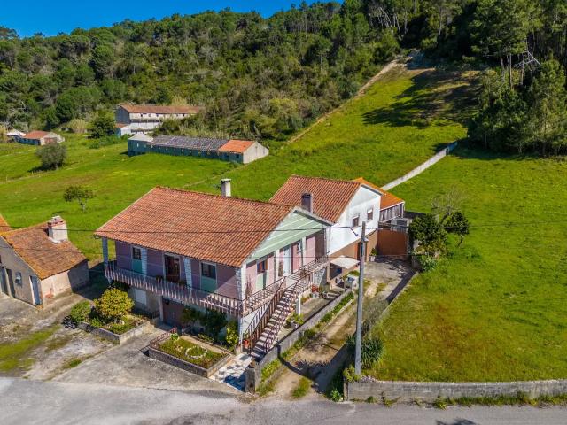 Charmosa Moradia em Leiria com Vista Campestre e Terraço