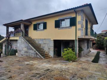 Charmosa Moradia em Pedra Renovada com Vinha perto do Porto 246m² Friande