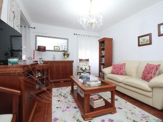Charmosa moradia pronta a habitar com terraço em Fronteira