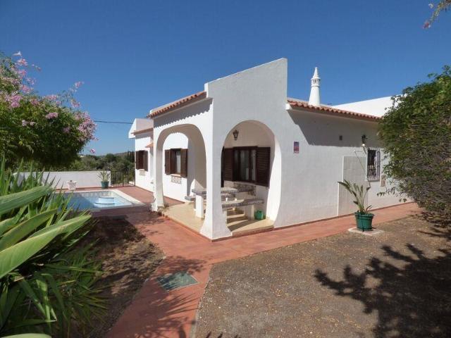 Charmosa moradia situada a apenas 1 km da vila de Paderne e. 144m² Paderne