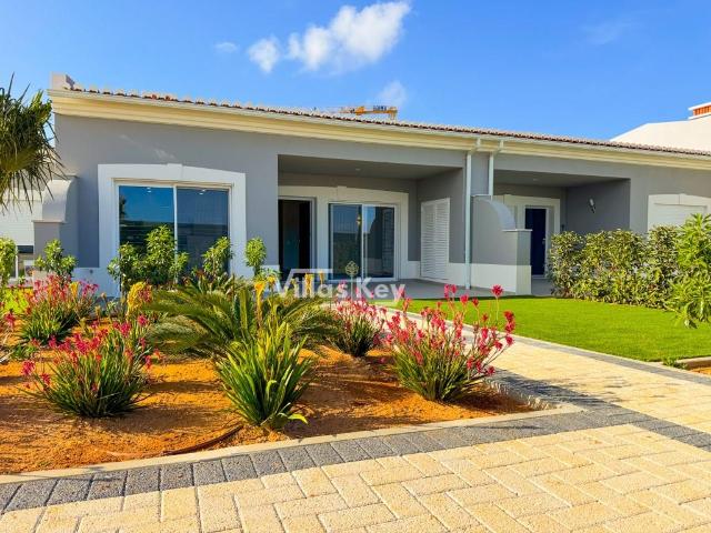 Charmosa moradia T2 em campo de Golfe em Lagos 0m² Lagos Santa Maria