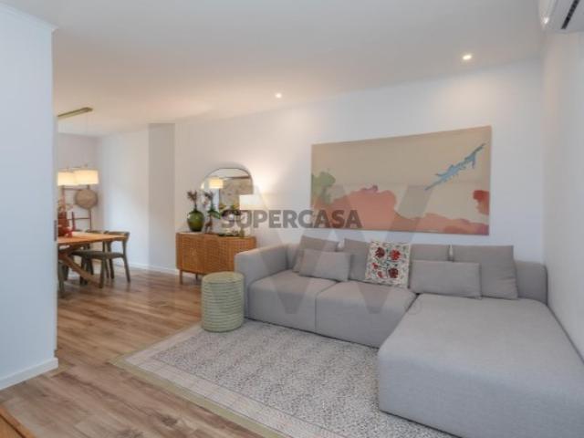 Charmoso Apartamento T2 Totalmente Remodelado Campo de Ourique, Lisboa