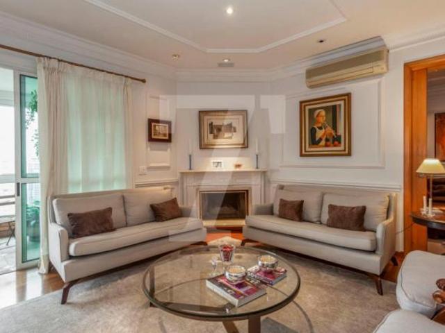 Charmoso e elegante apartamento com ampla varanda e vista privilegiada para o Panamby