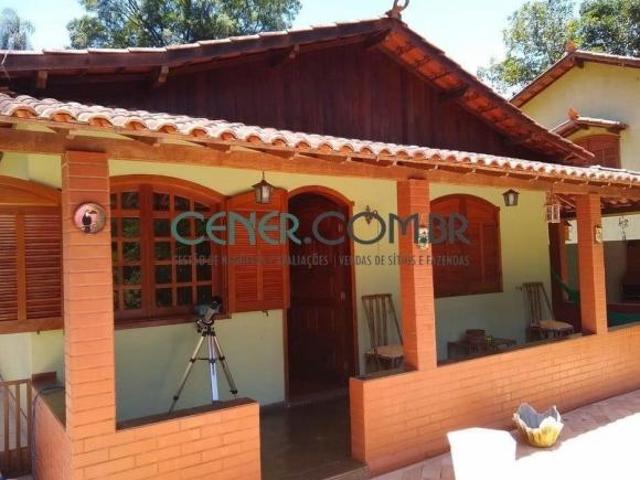 Charmoso Sítio de 2.600 M² com Linda estrutura e Praticamente Urbano em Jeceaba MG