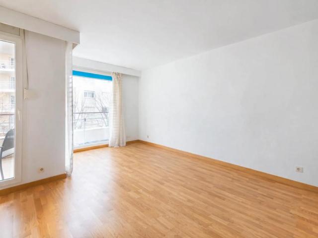 Courbevoie Faubourg de l’Arche — 2 pièces avec terrasse, balcon