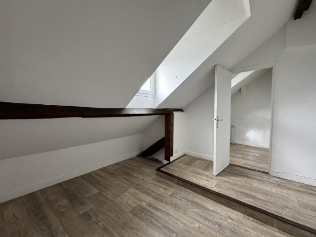 CHARMANT 2 PIECES LE MARAIS 50m2 au sol