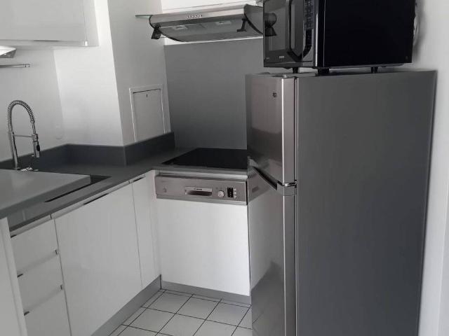 Charmant 2 pièces meublé avec Balcon & Parking – Dernier étage