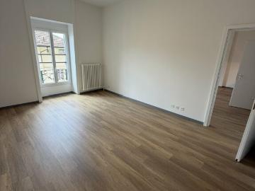 Charmant 2.5 pièces rénové au 4ème étage