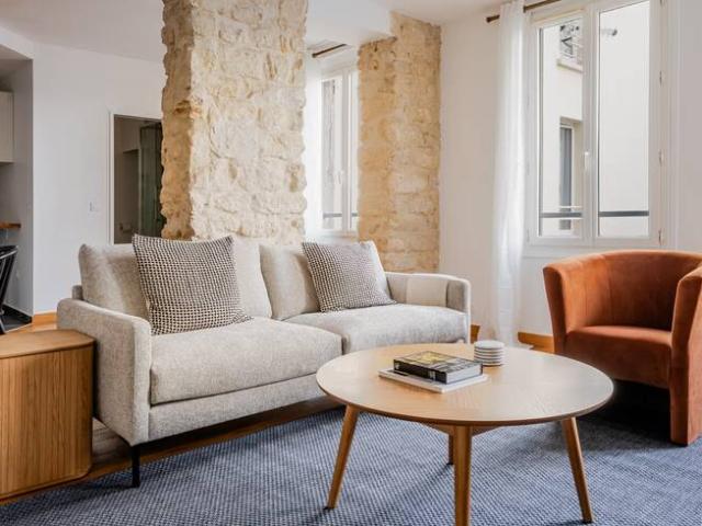 Charmant 3 pièces type loft, sur cour, proche gare du Nord/Eurostar